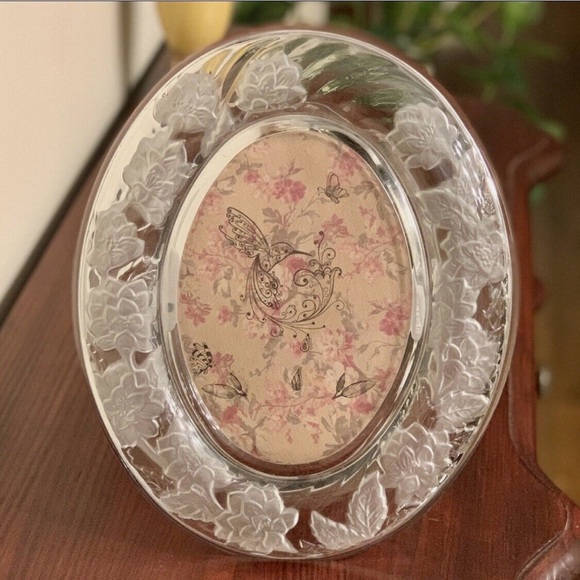 Vintage Crystal Frosted Flower Photo Frame Chrysanthemum Oval Fits 5x7 1980s - Picture 2 of 12